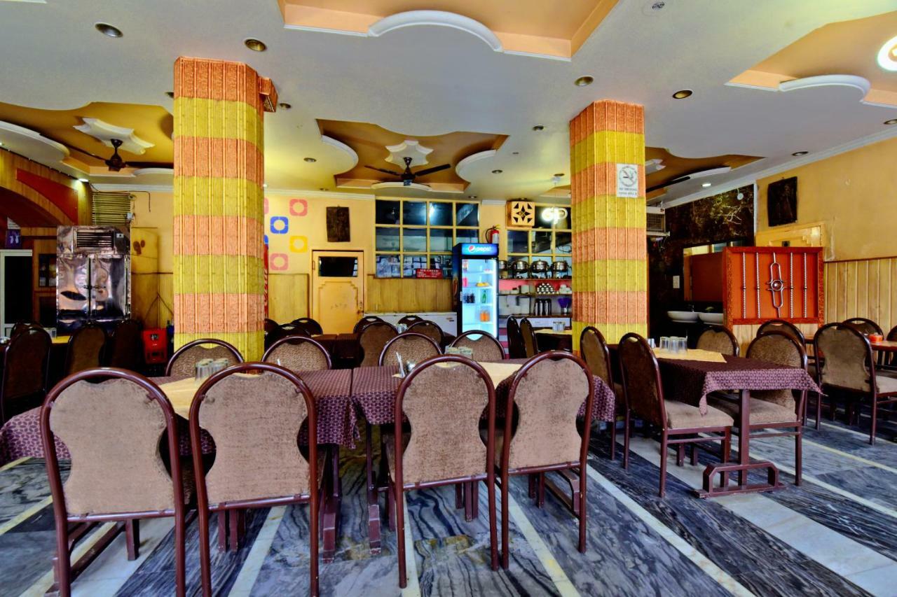 Oyo 26909 Hotel Paras Mandi Esterno foto