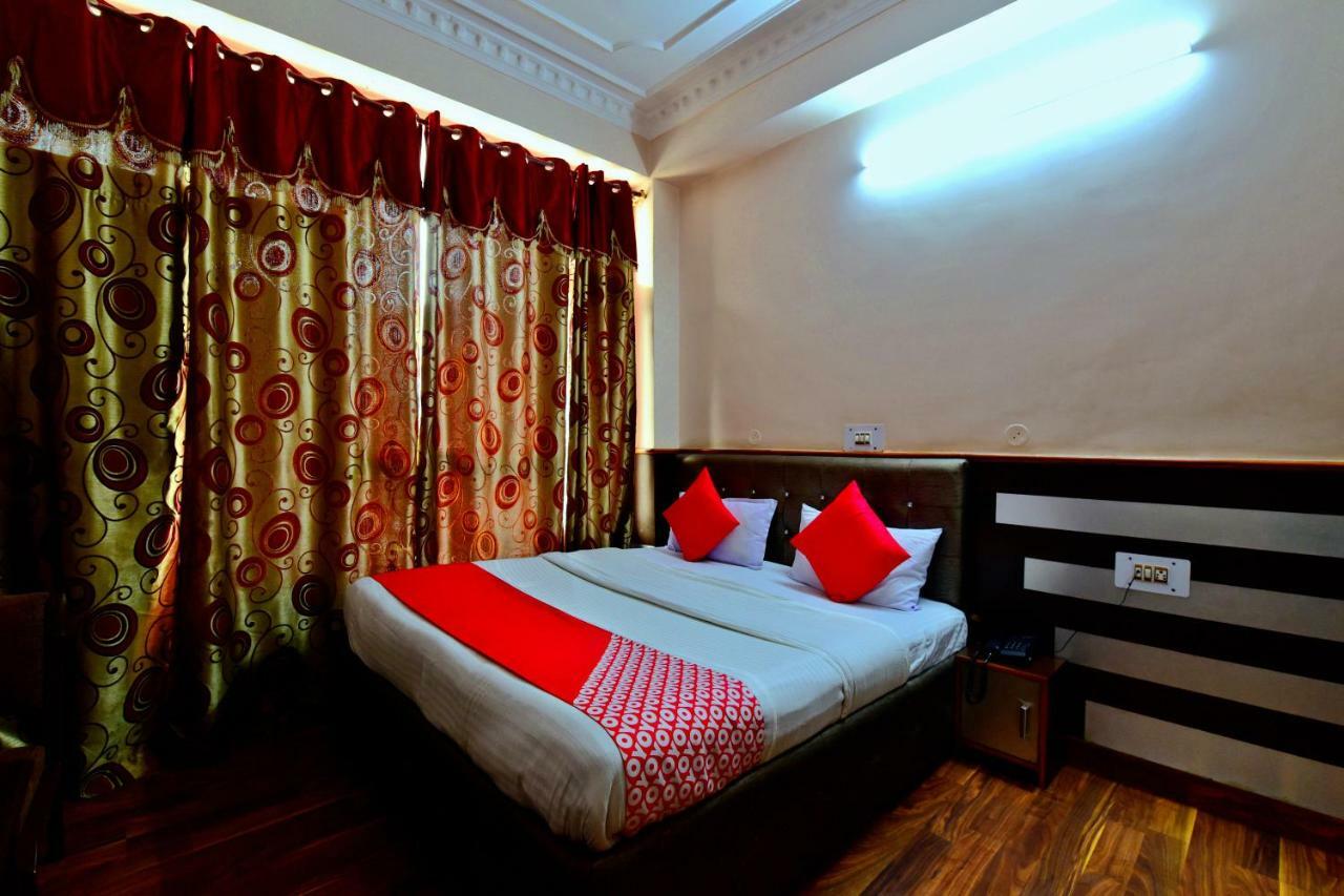Oyo 26909 Hotel Paras Mandi Esterno foto