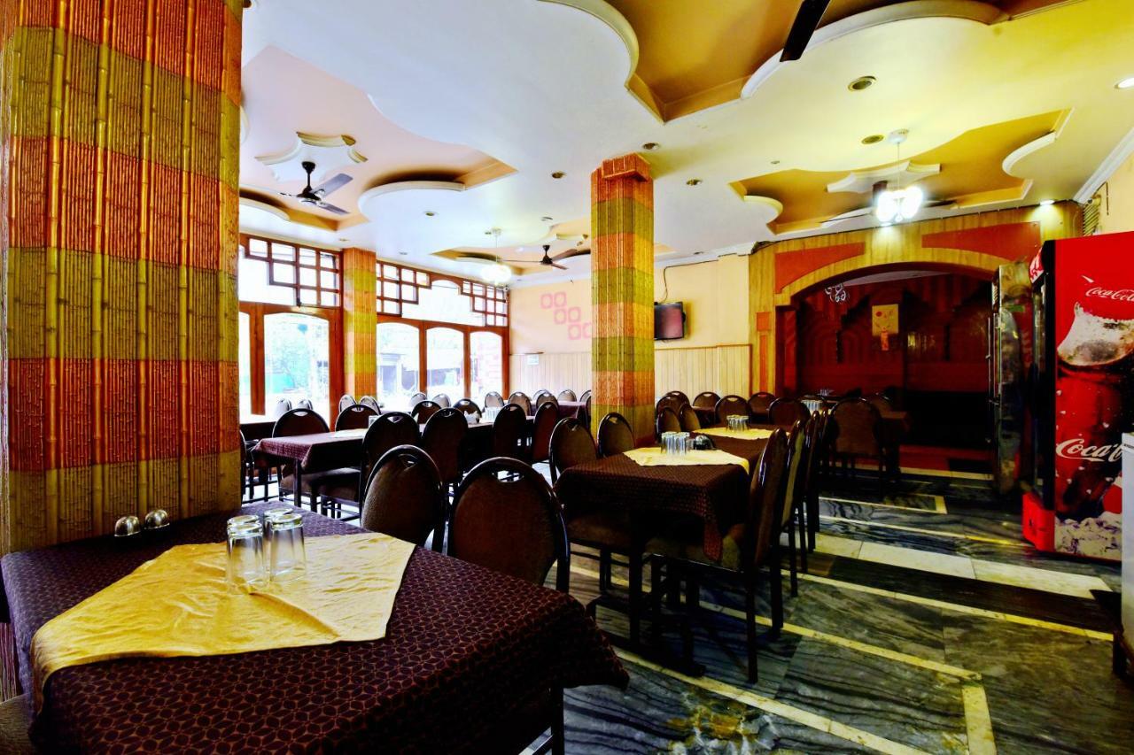 Oyo 26909 Hotel Paras Mandi Esterno foto