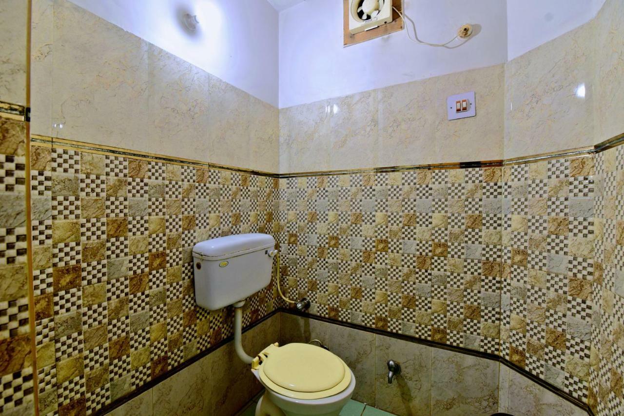 Oyo 26909 Hotel Paras Mandi Esterno foto