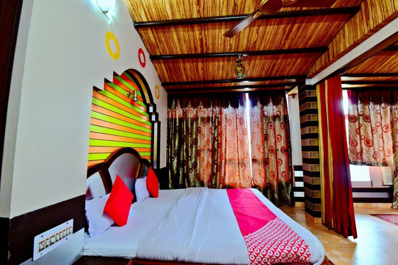 Oyo 26909 Hotel Paras Mandi Esterno foto