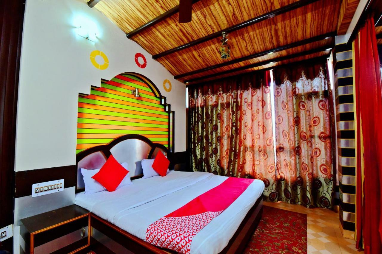 Oyo 26909 Hotel Paras Mandi Esterno foto