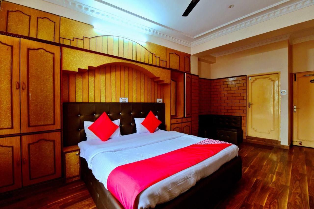 Oyo 26909 Hotel Paras Mandi Esterno foto