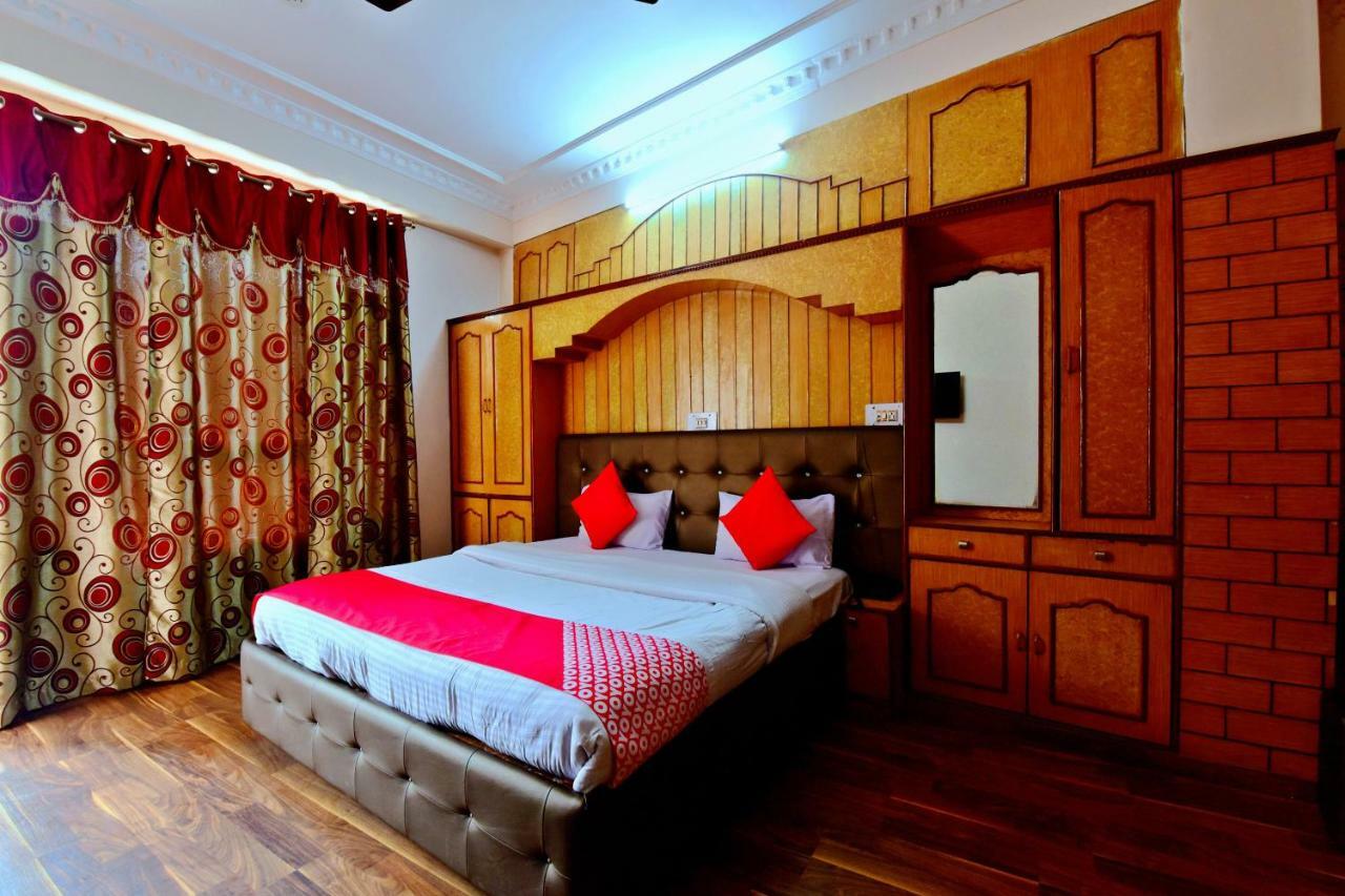 Oyo 26909 Hotel Paras Mandi Esterno foto