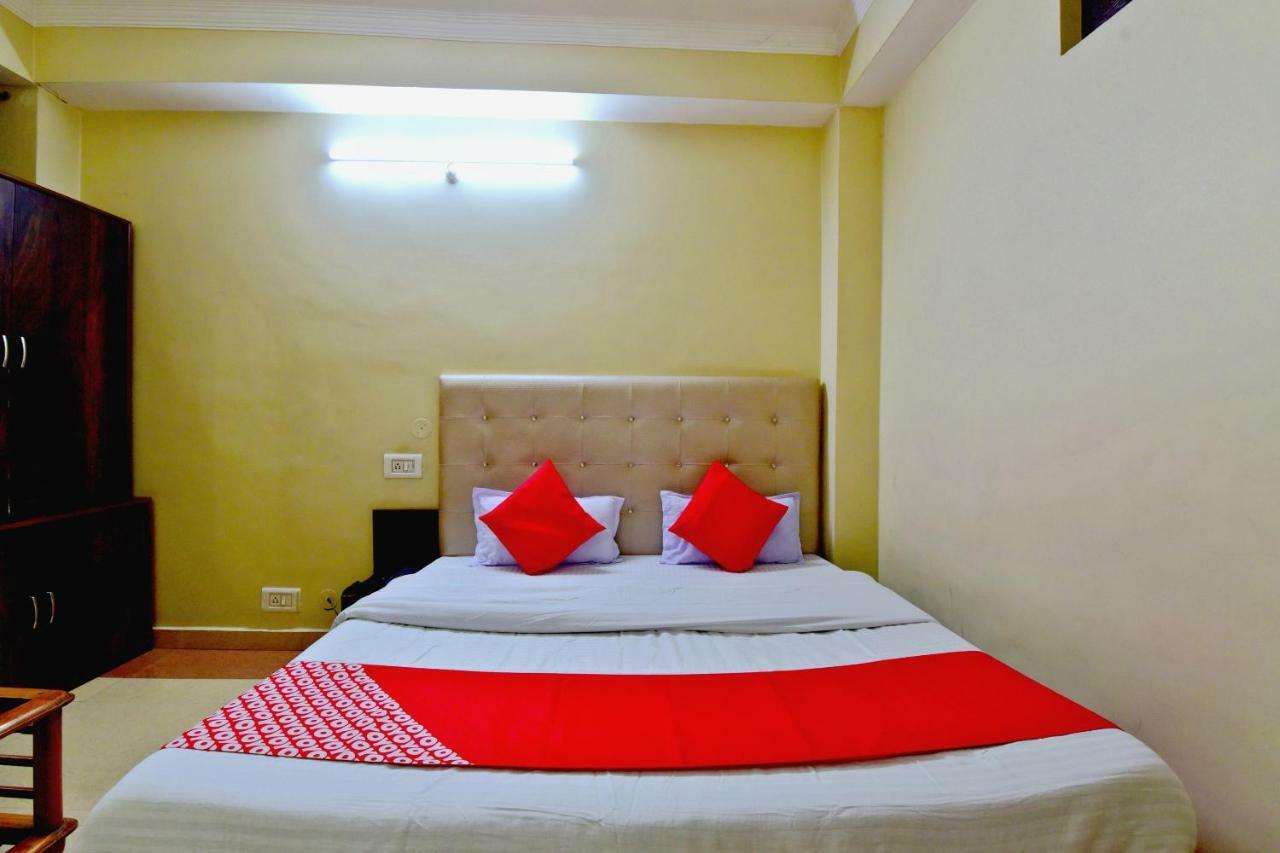 Oyo 26909 Hotel Paras Mandi Esterno foto